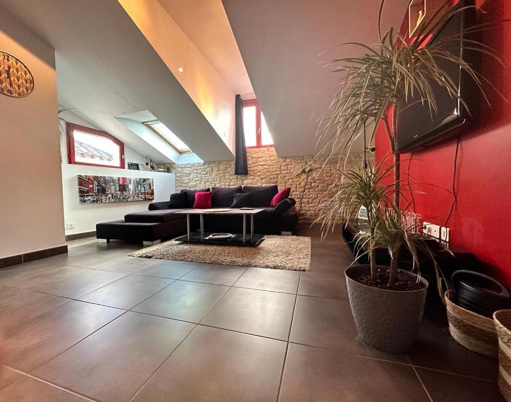 Appart En Duplex Climatise Coeur De Ville Perigueux Luaran gambar